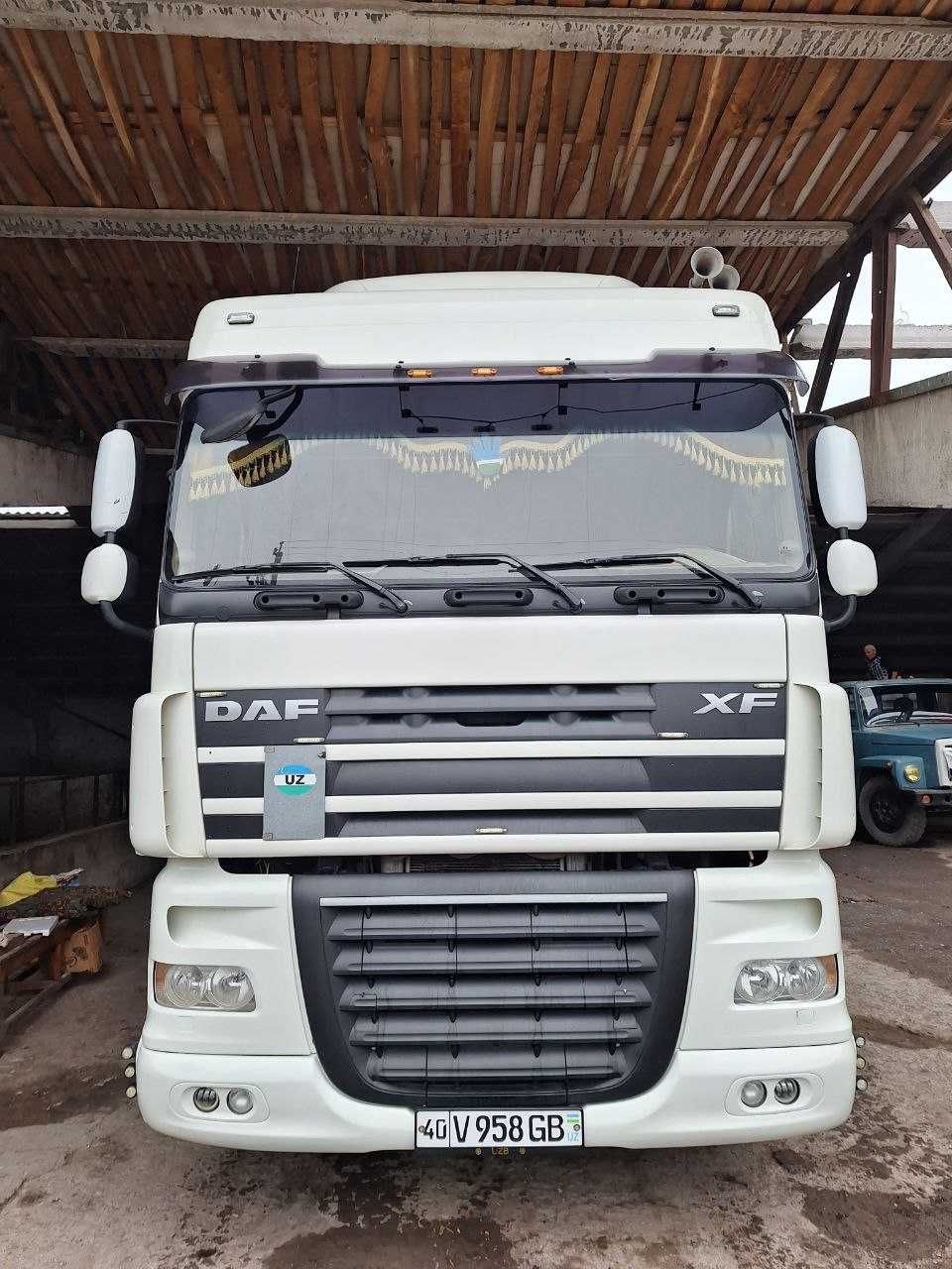 тягач 2013йил  DAF 105.460