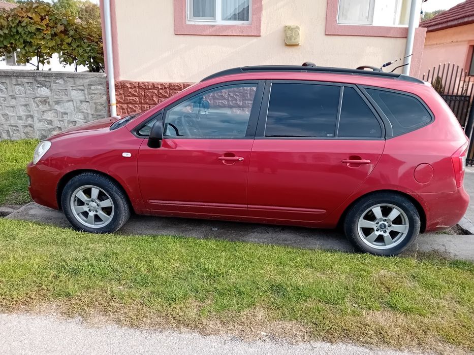 Kia Carens, 2009, în stare foarte bună