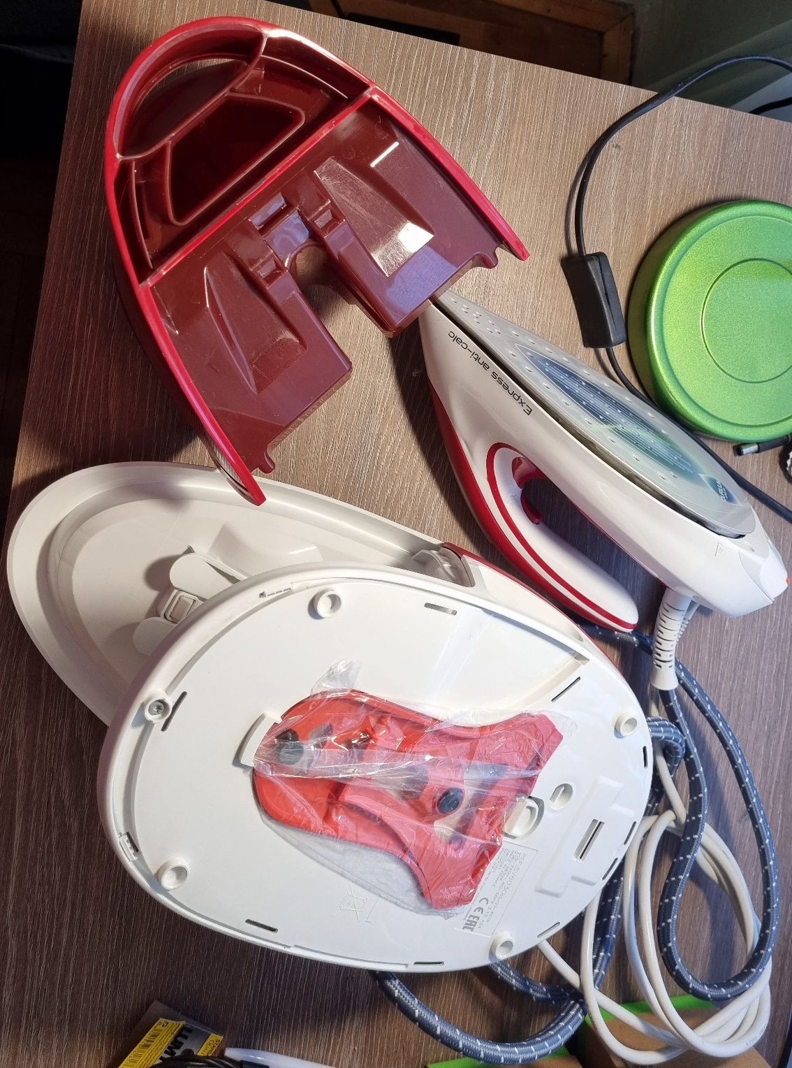 Statie de calcat Tefal Express Anti-Calc SV8030E0
