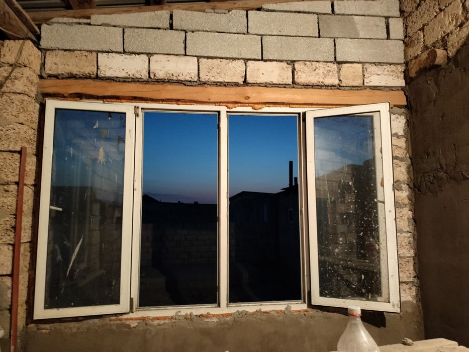 Окно,большой открывается