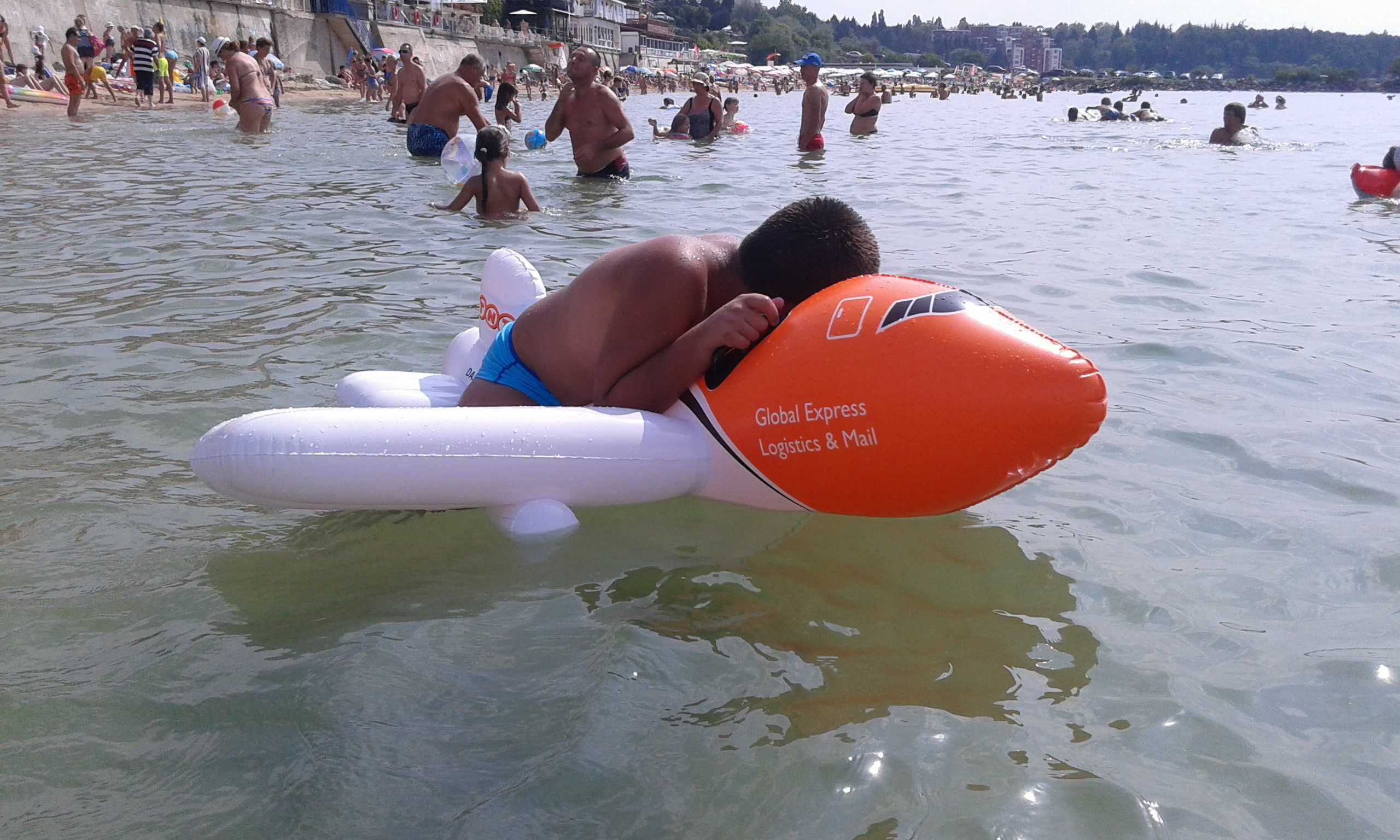 Надуваема плажна играчка - самолет