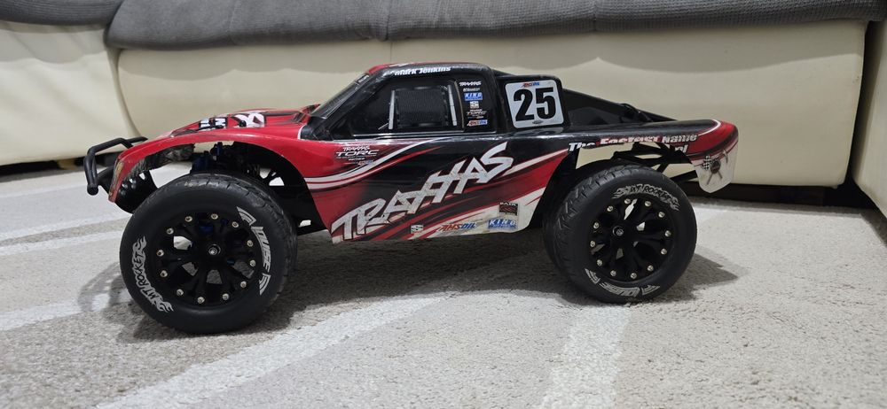 Automodel Traxxas Monster Slash 4x4