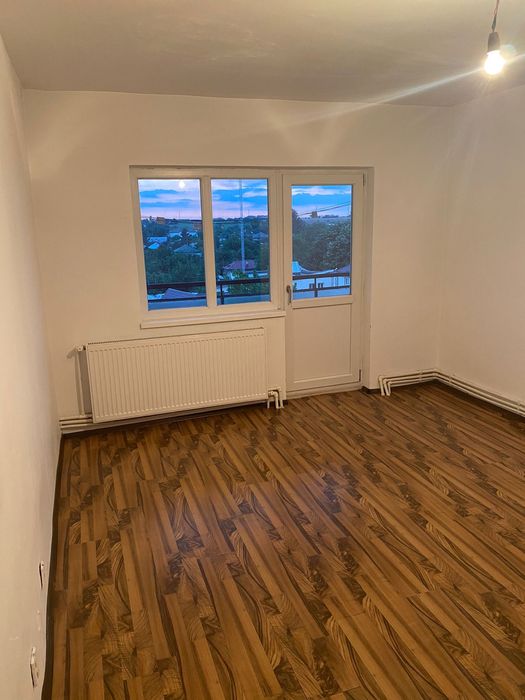 Vand apartament 3 camere