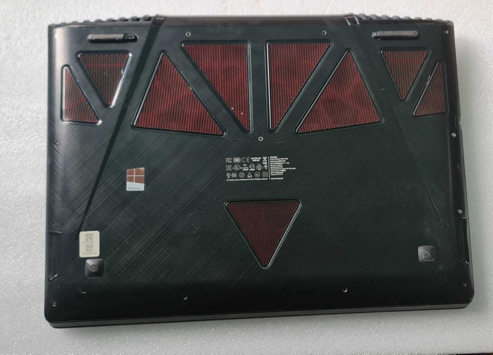 Lenovo legion y910 / 17.3 / 75hz/ GTX 1070 8GB
