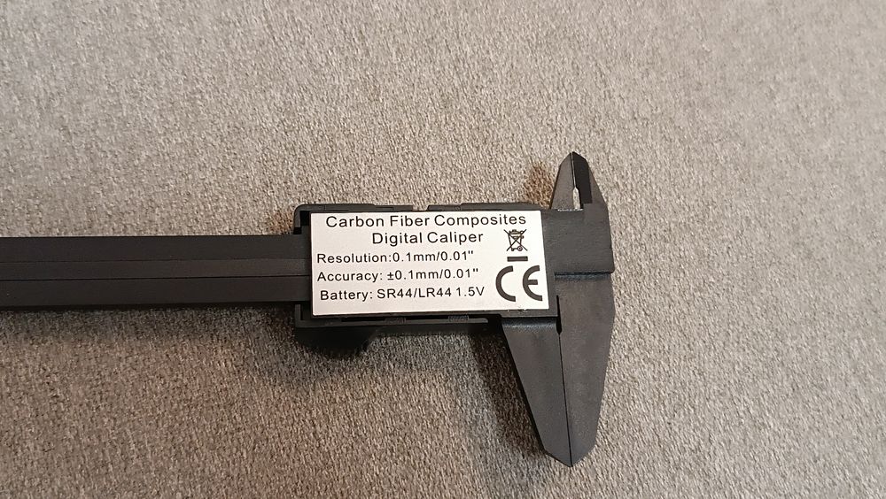 Șubler cu afișaj digital