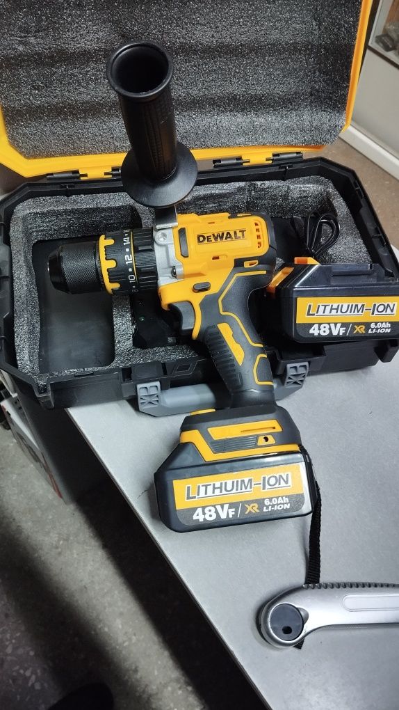 Шуруповерт,ледобур DEWALT