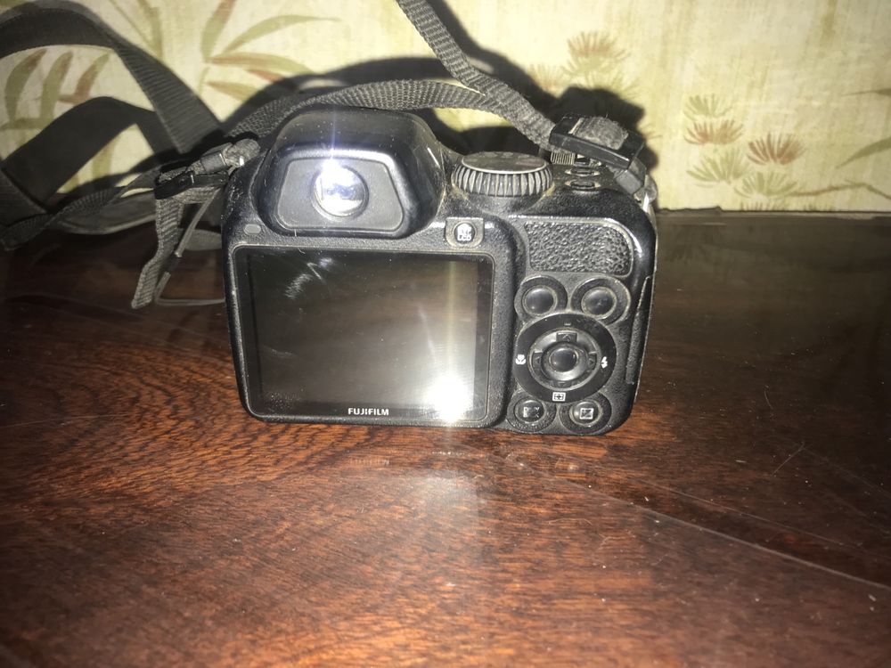 Fujifilm (finepix s2000HD) 10 mp, 15 zoom. рабочий