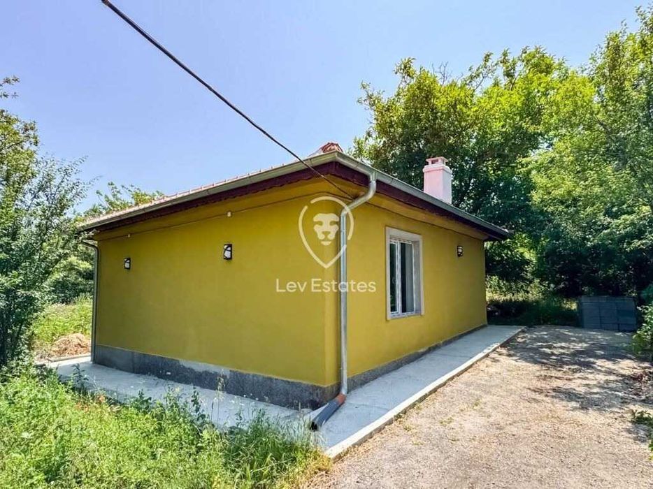 Едноетажна къща след основен ремонт в село Дюлево, област Бургас