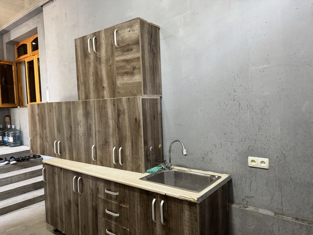 Mebel oshxona uchun rakovinasi bilan