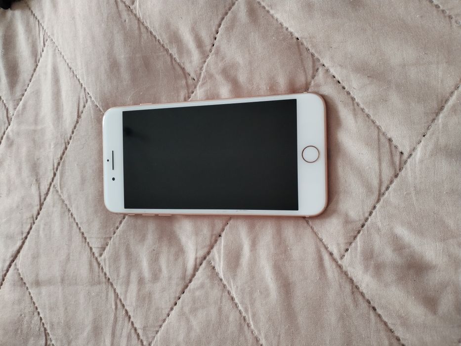 iPhone 8 Plus – Отличен, чист и готов за ползване!