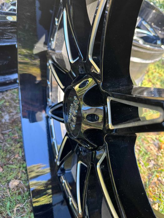 Джанти Moto Metal 20" 6x139.7