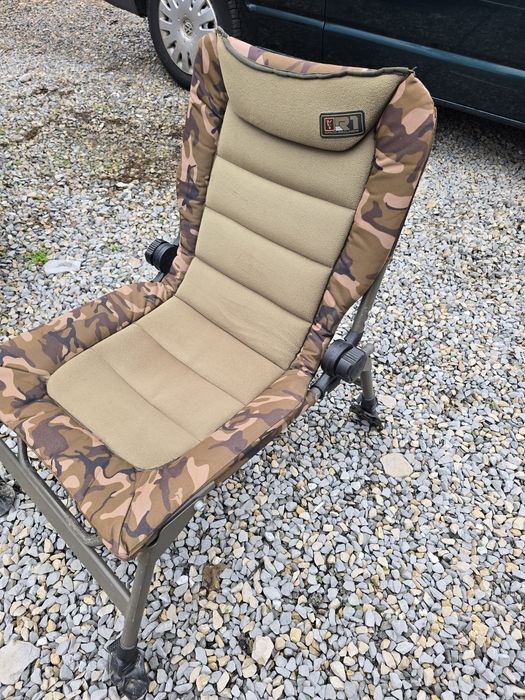 шаранджийски стол fox camo r1