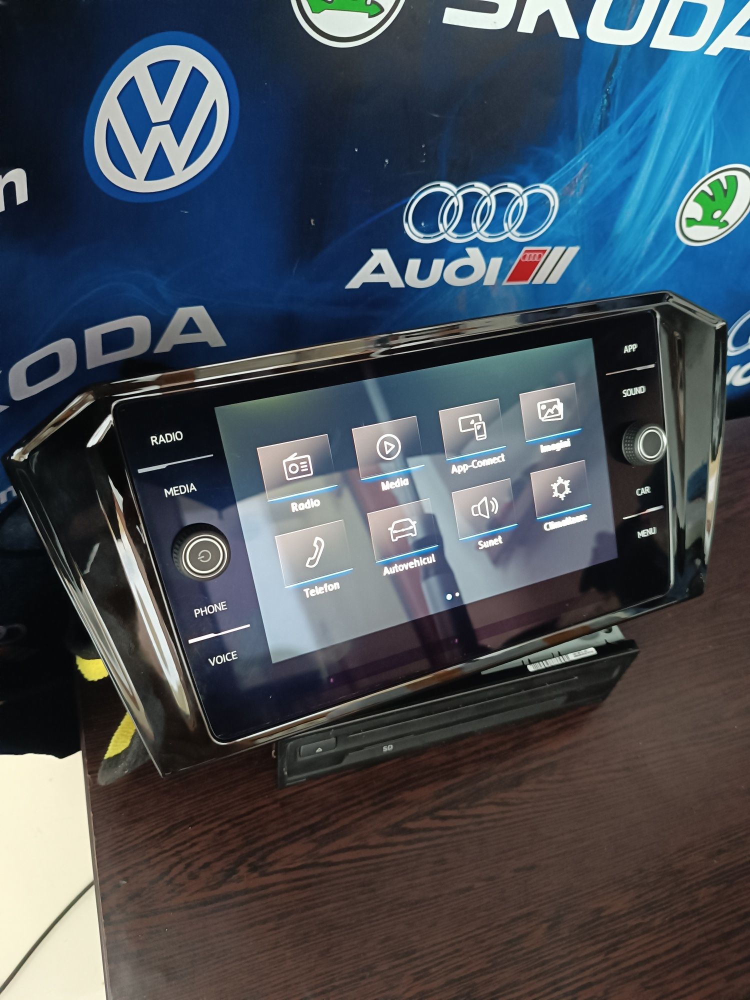 Vând display  Vw unitate Mib2 Standard Delphi Discovery Media