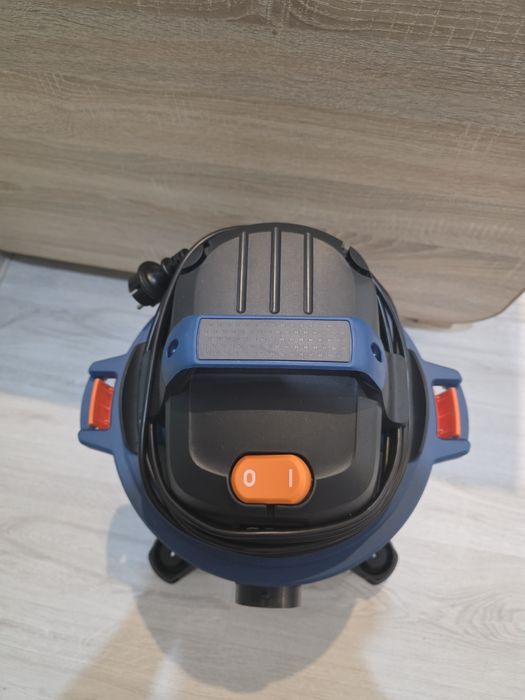 Vând aspirator dexter