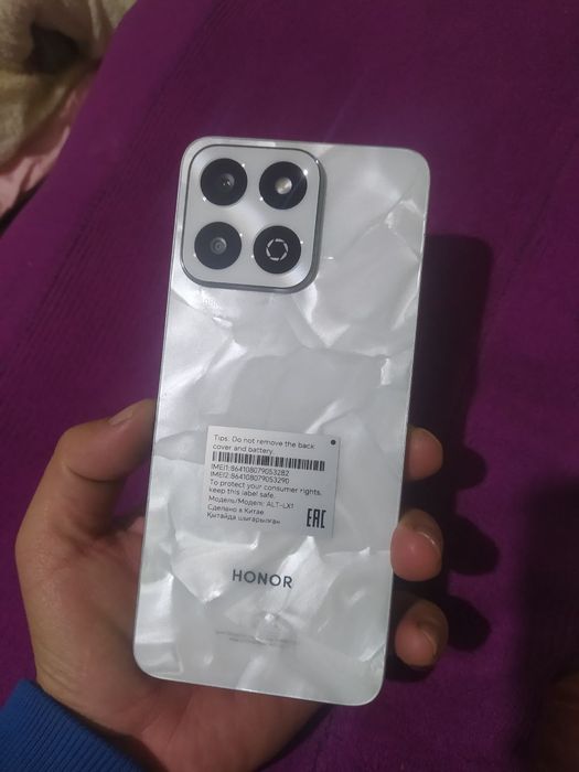 Honor x7c 6. 128 gegobayt hotira 108 megapikseli