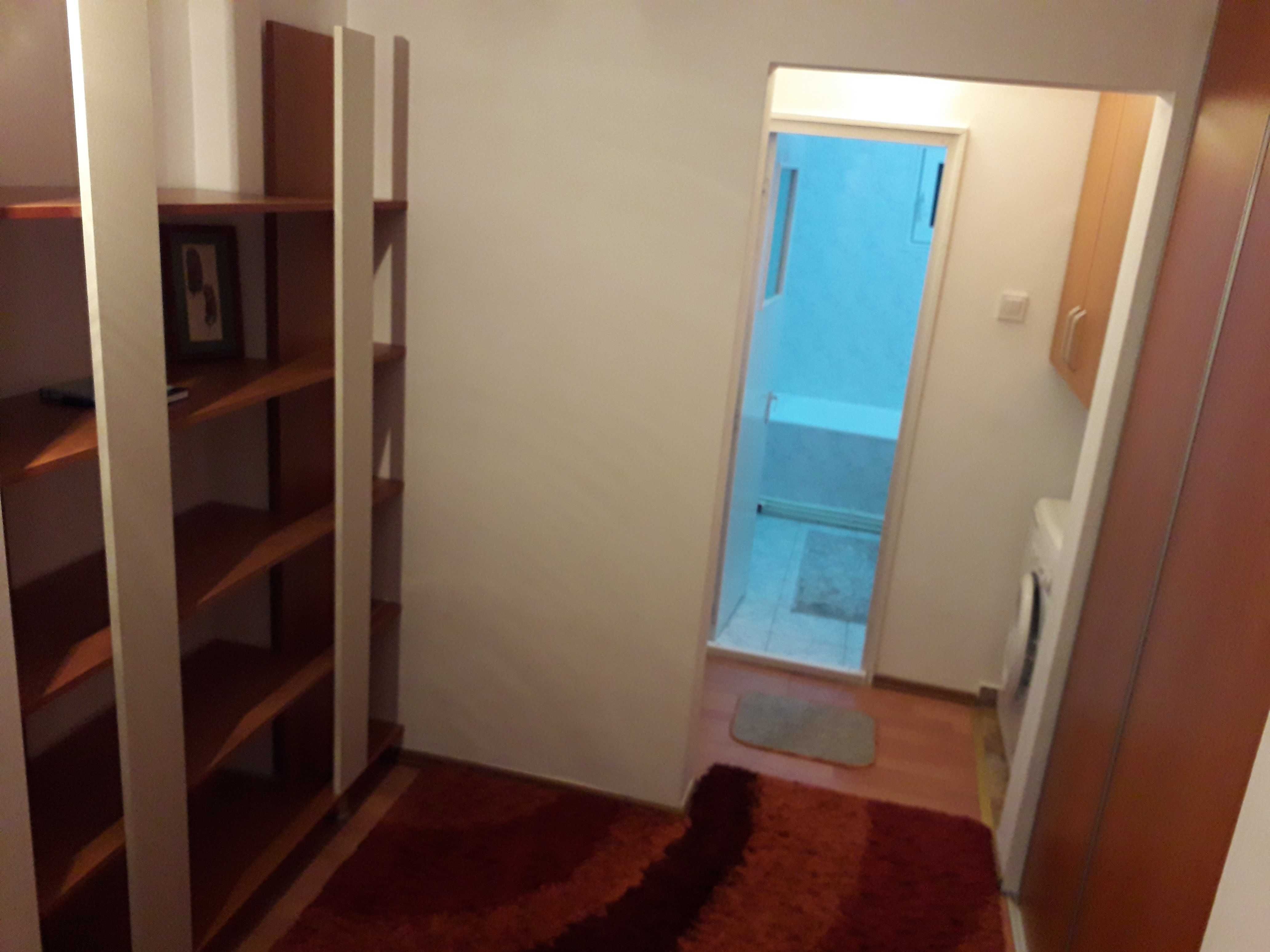 Apartament 2 camere, Piata Centrala, etaj intermediar