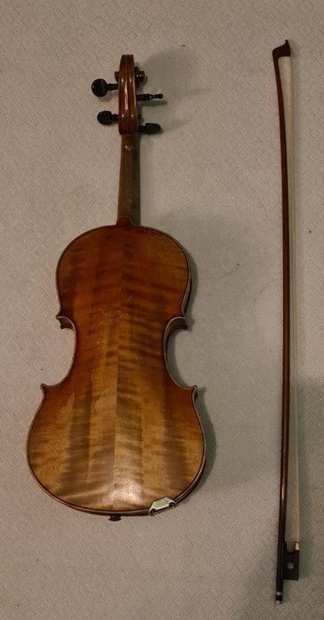 Цигулка много стара