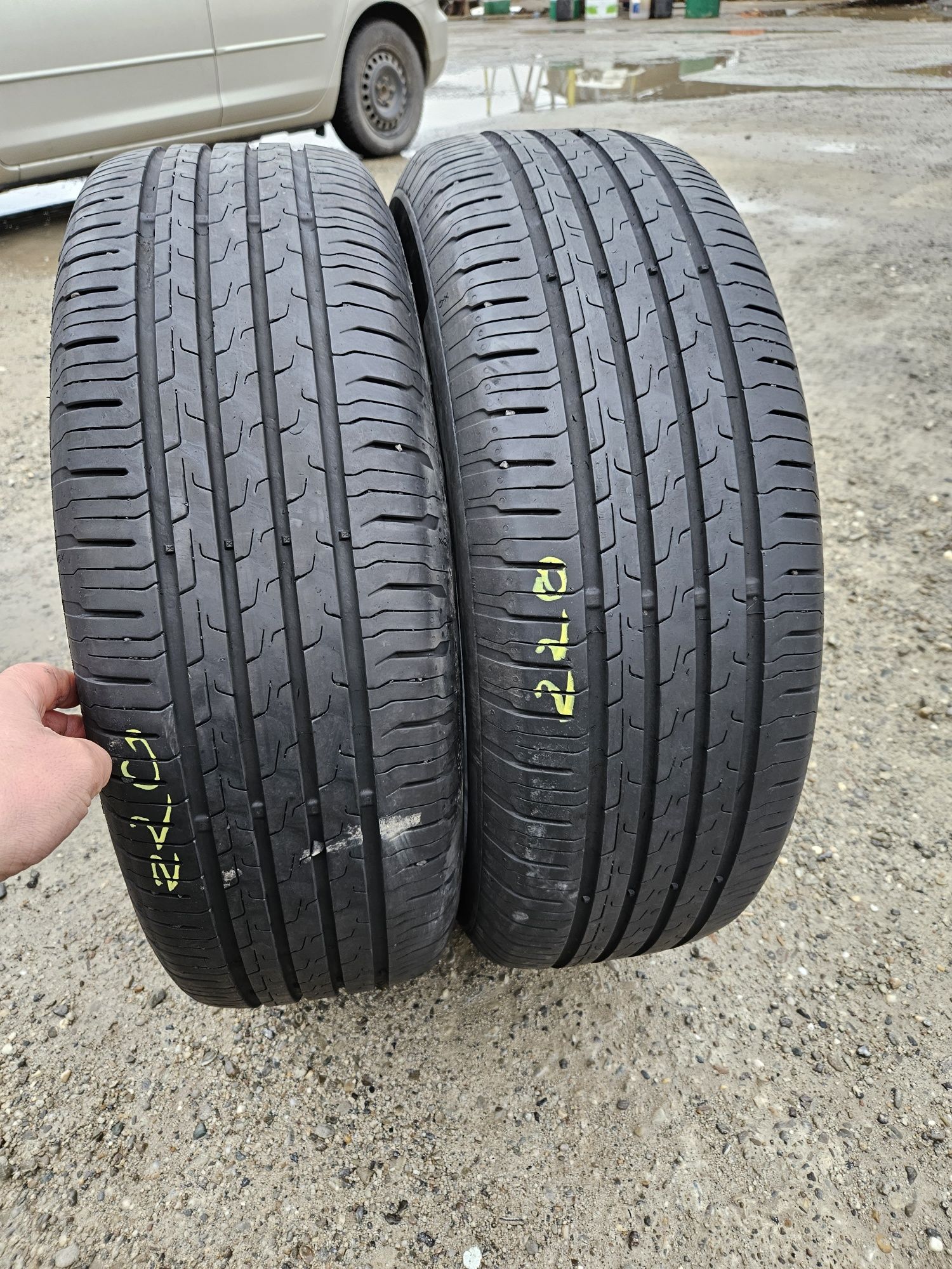 Vând anvelope vară 215/65r16 215/65/16 CONTINENTAL