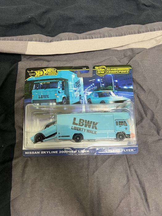 Nissan Skyline 2000 gt-r LBWK Team Transport Hot wheels Premium
