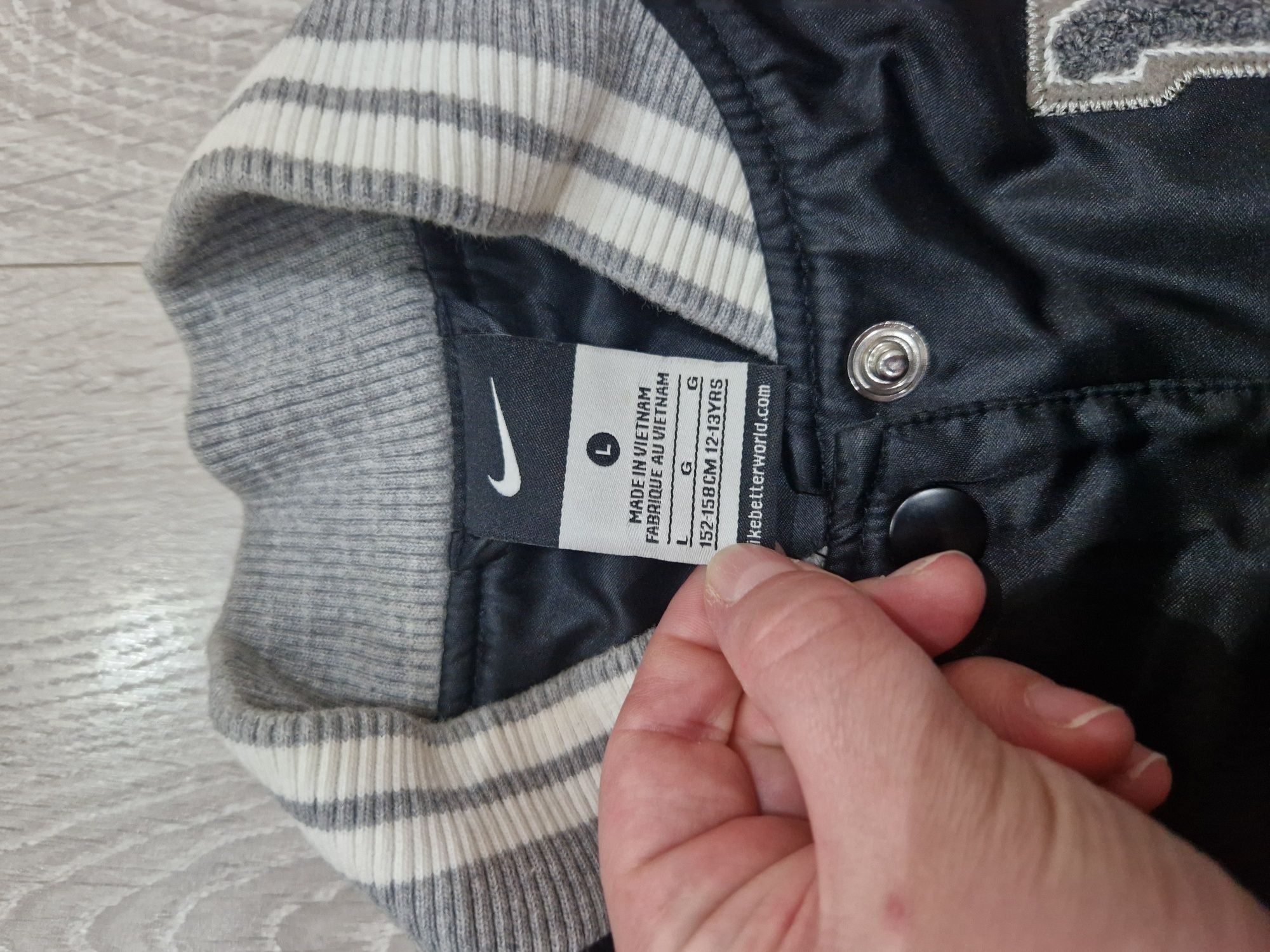 Geaca nike în stare buna
