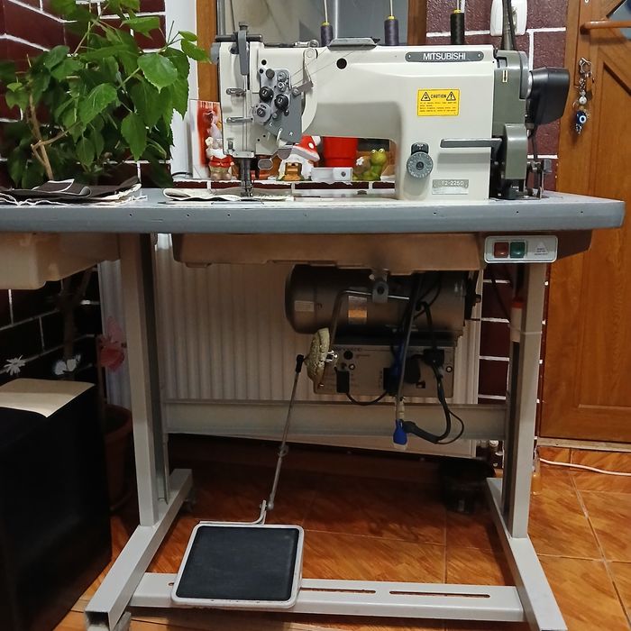Masina de cusut cu 2 ace MITSUBISHI pentru gros ,stofa ,piele etc.