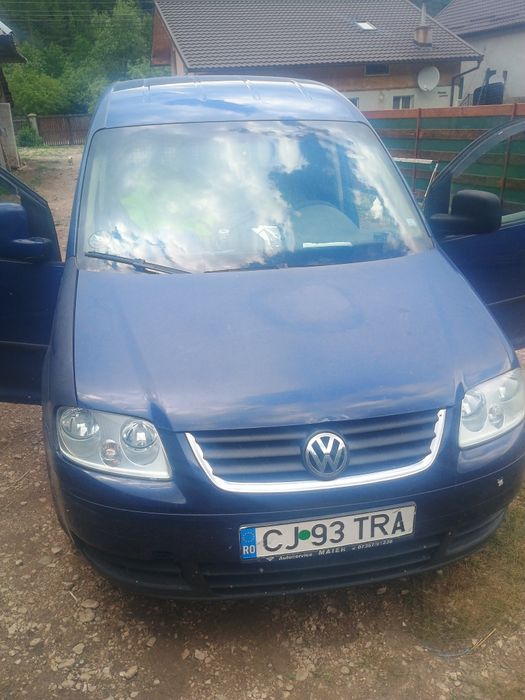 Mașină de lucru  cu acte la ziia mai are și ceva rugină probleme l