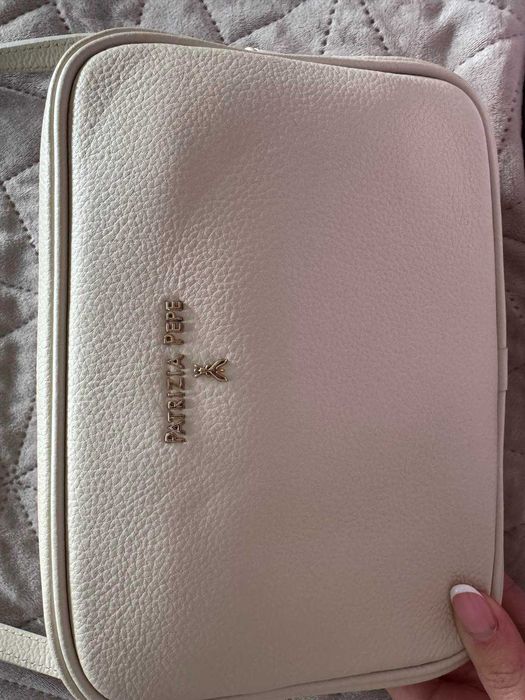чанта Patrizia Pepe естествена кожа