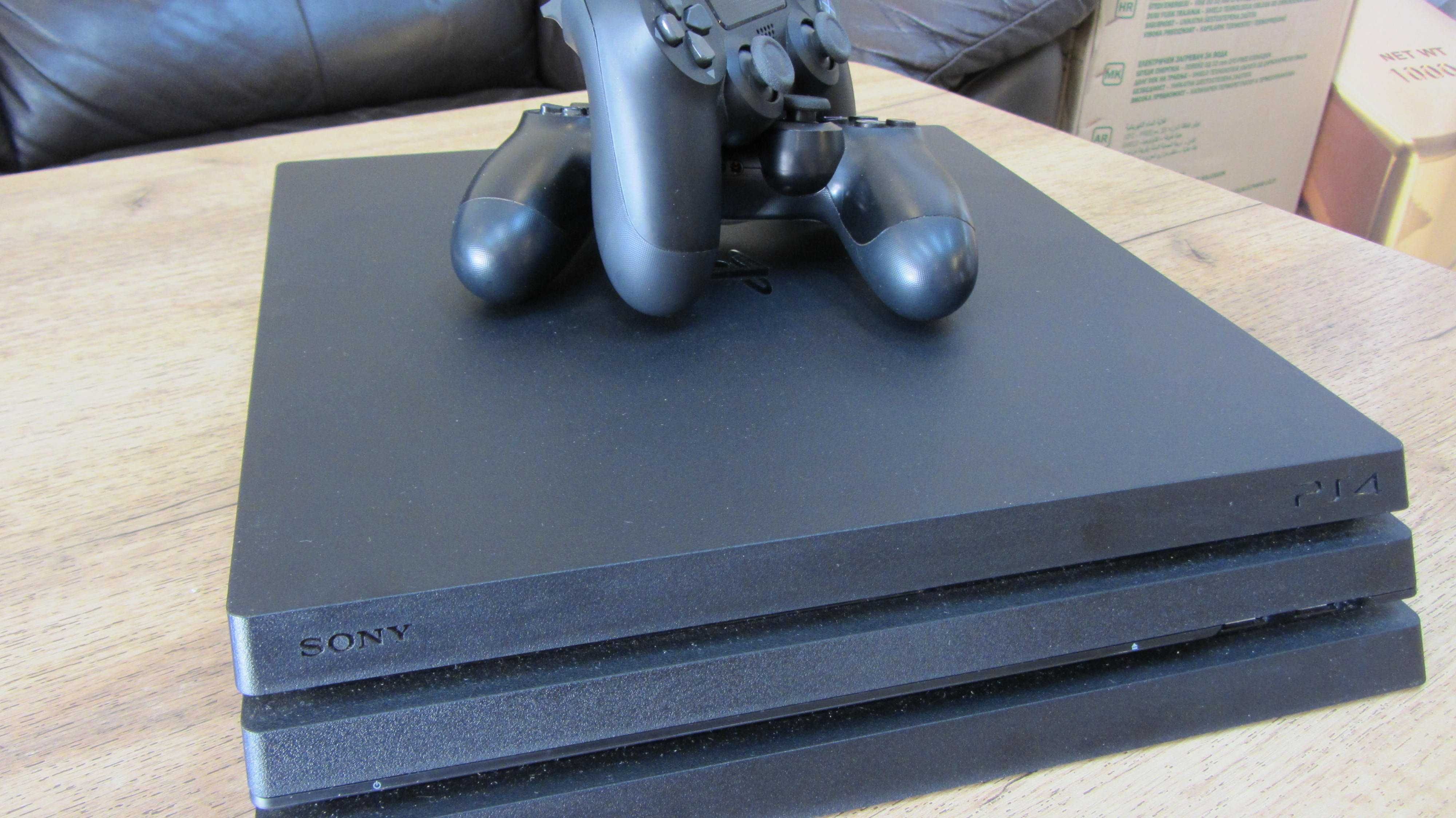 Конзола Sony PlayStation 4 Pro 1TB - CUH-7216B