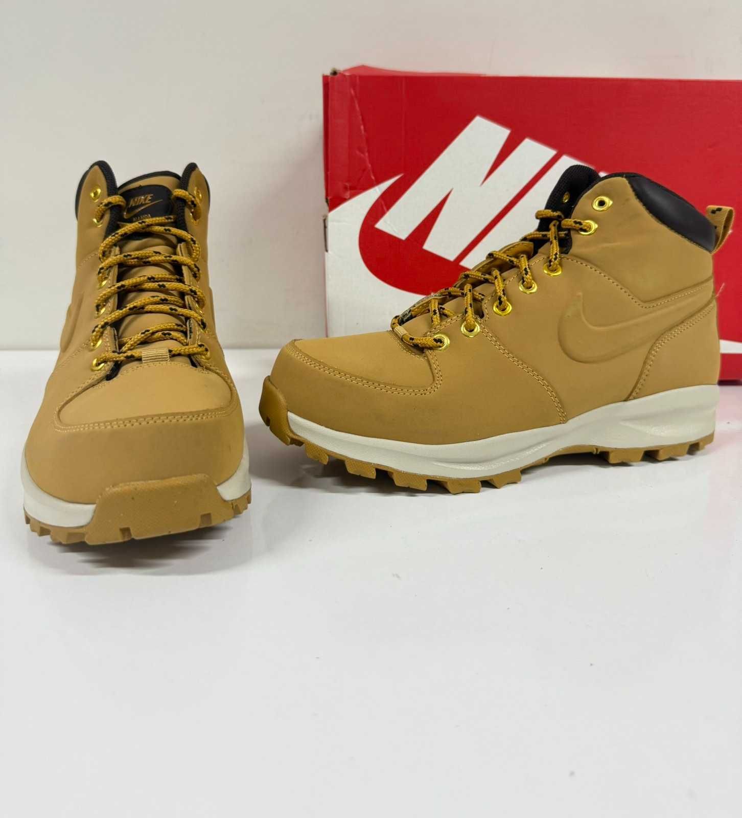 Nike Manoa Leather Haystack