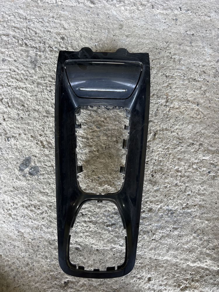 Consola centrala schimbator cu scrumiera citroen c5 3 an 2008-2014