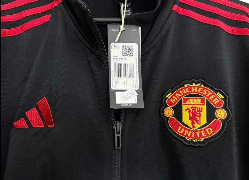 Adidas суичър на Manchester United