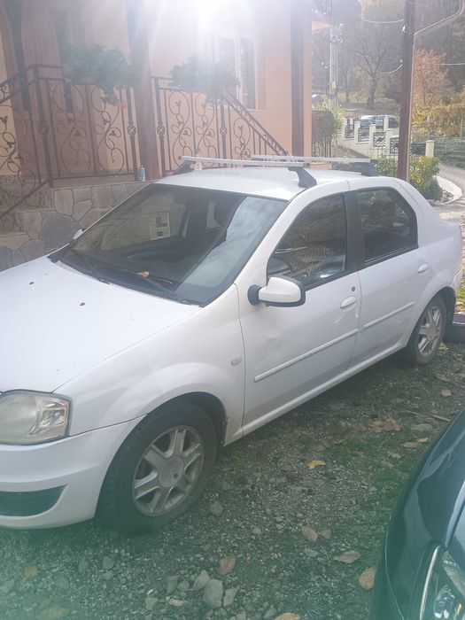 Vând Dacia Logan 2009