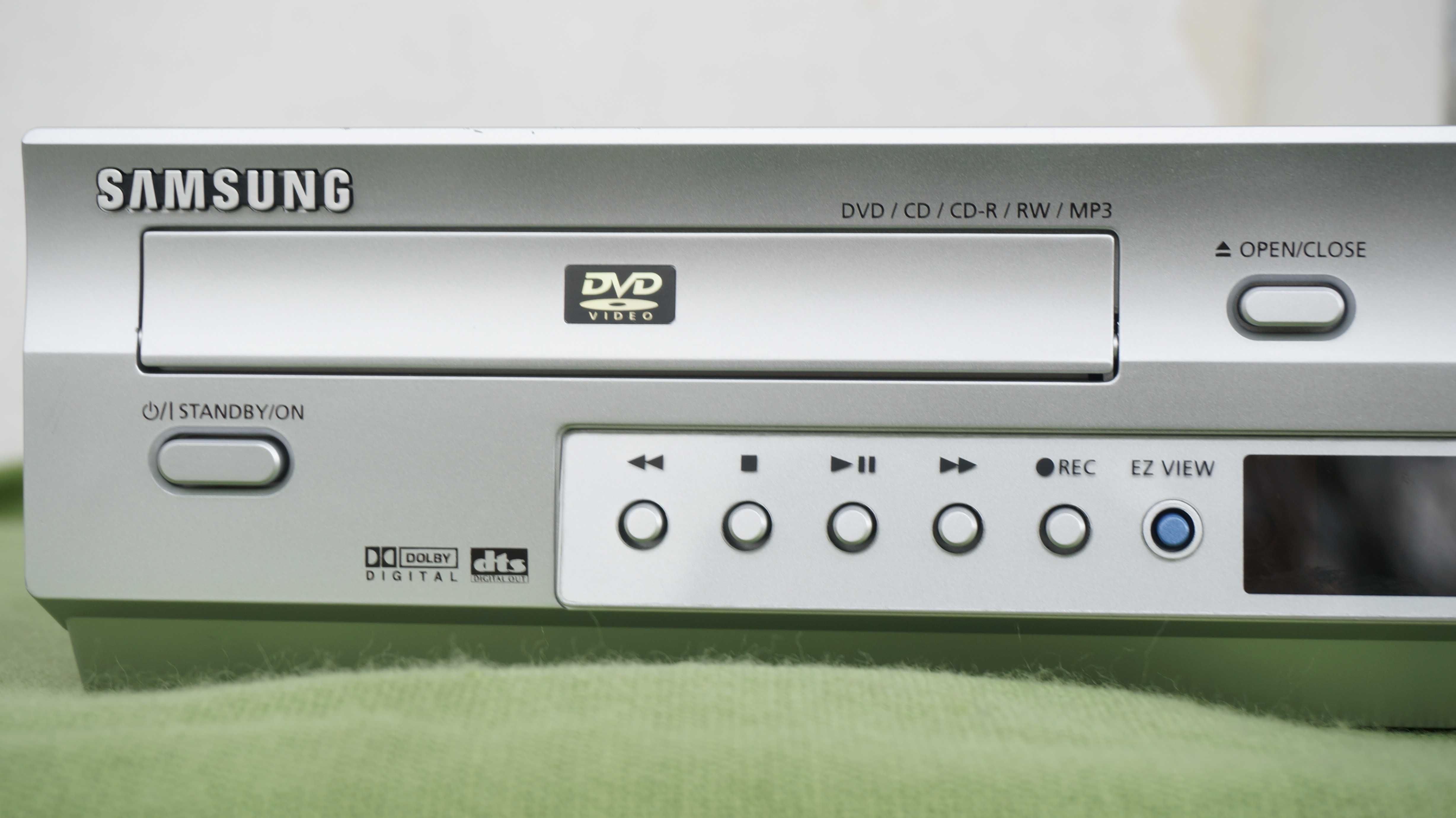 Video VHS recorder combo cu DVD player SAMSUNG SV-DVD440