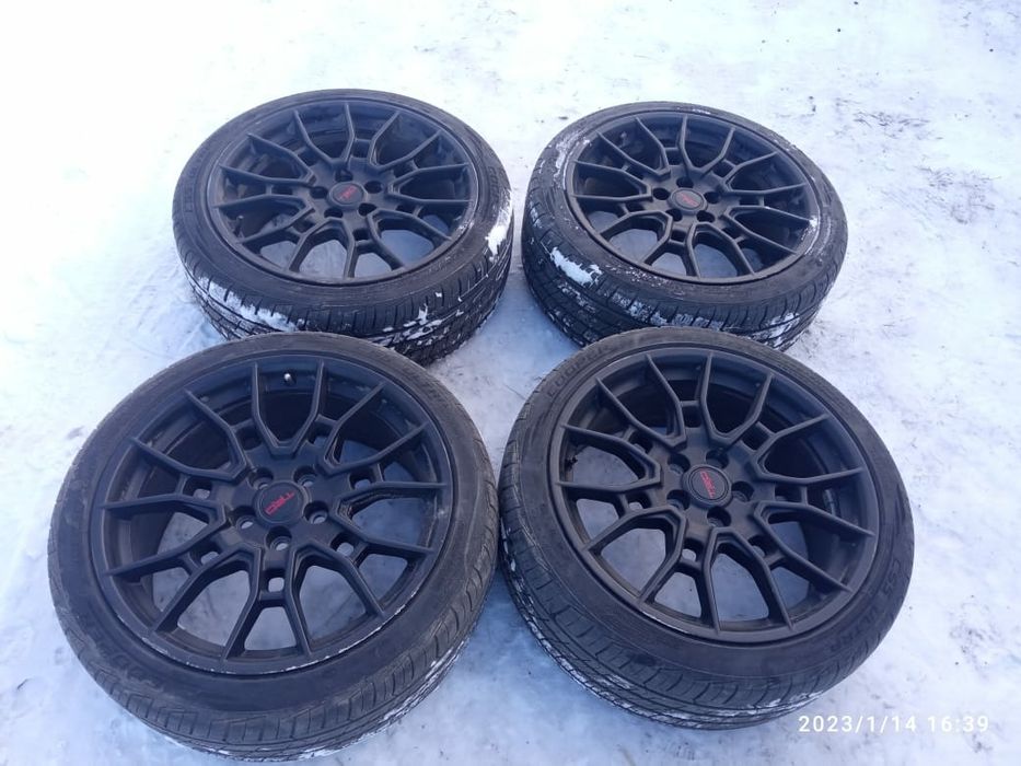 Продам летнюю резину с дисками