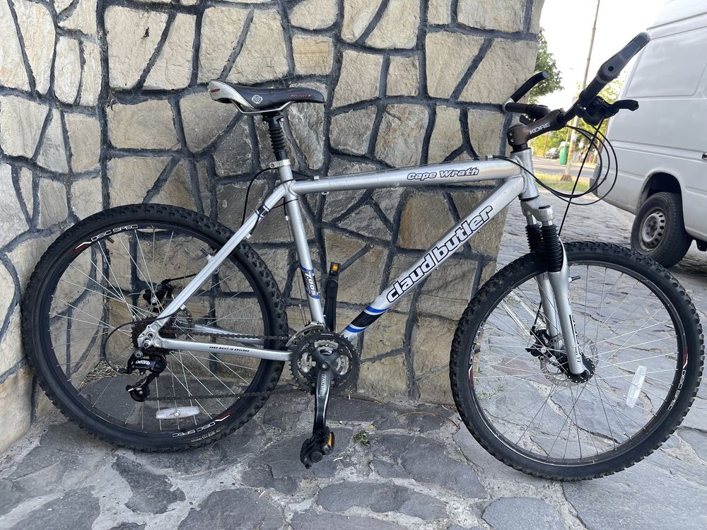 Bicicleta Claud Buttler frane pe disc roti 26” cadru aluminiu