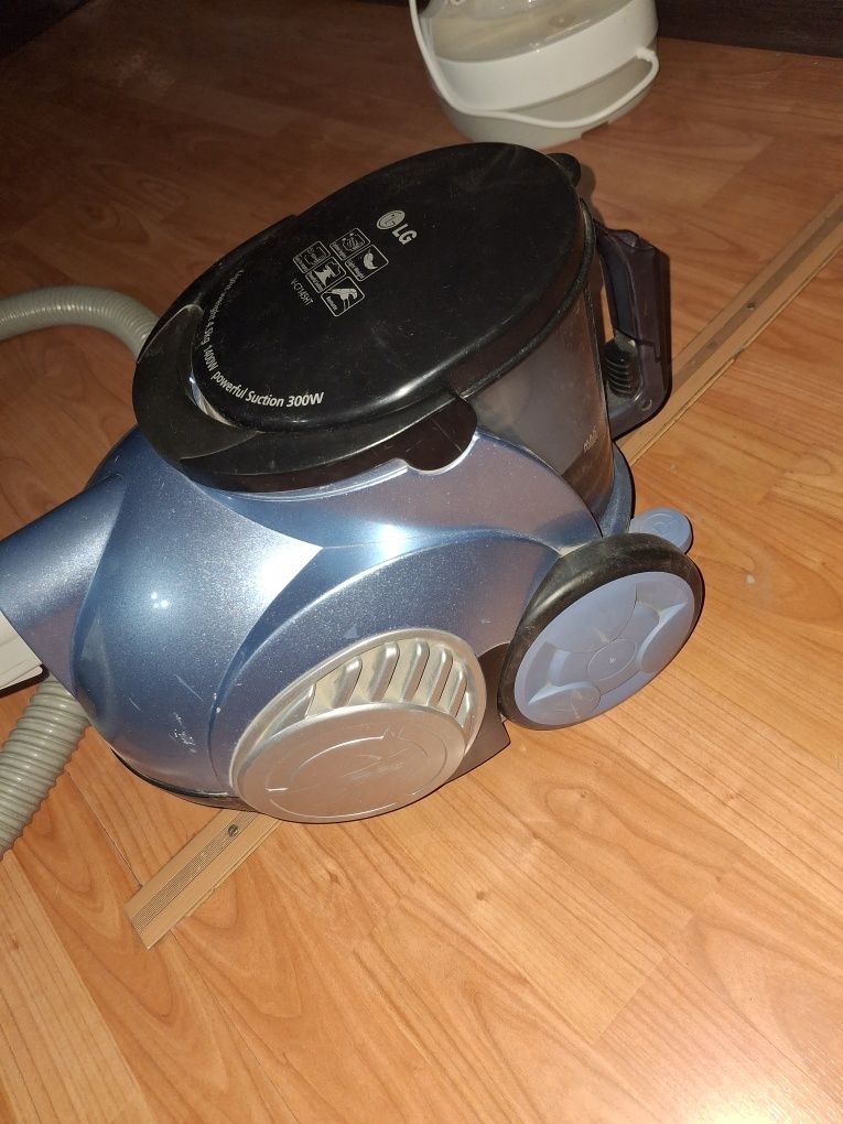 Продам пылисосы разные