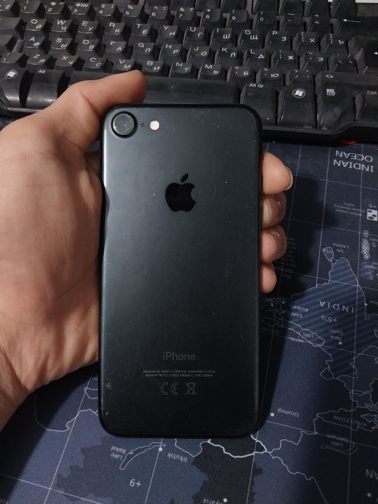 Iphone 7  в отличном состояний