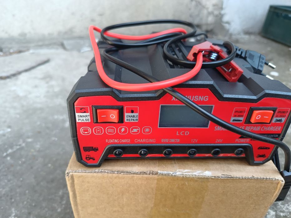 Încărcător auto toate categoriile acumulatori