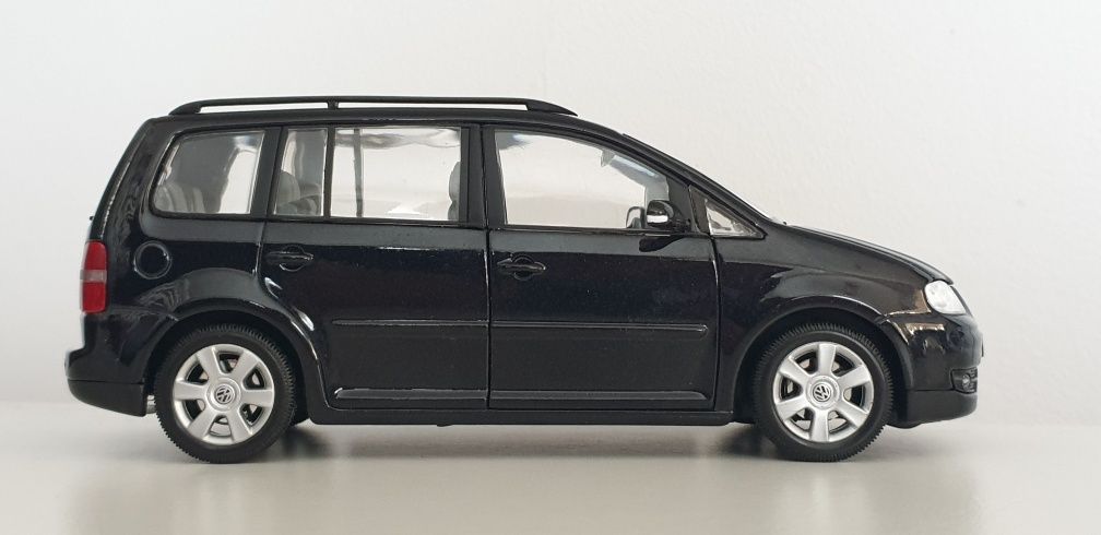 Macheta VW Touran 1/24 Welly