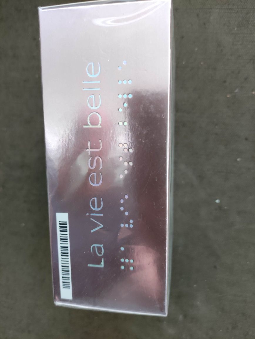 Продавам парфюм Lancôme La Vie Est Belle

75 ml.