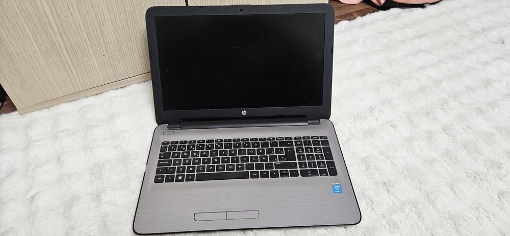 HP i3-5005u,6GB RAM DDR3L,SSD M2 128GB Samsung