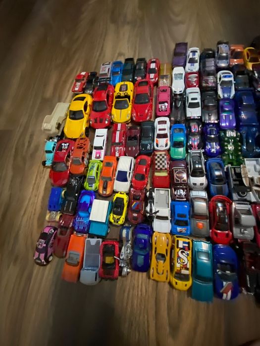 100 masinute hotwheels si alte firme