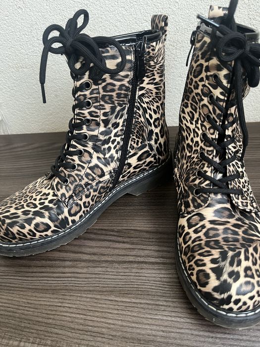 Боти 37 н . Като нови.