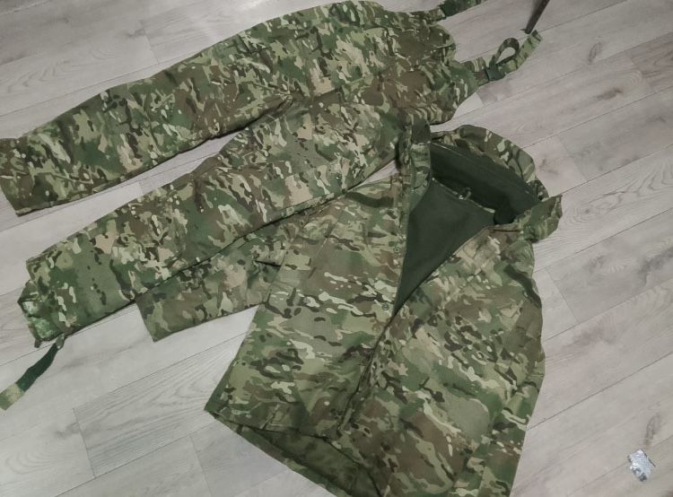 Бушлат ватник. Р50/175. Берцы зимние 41 р.