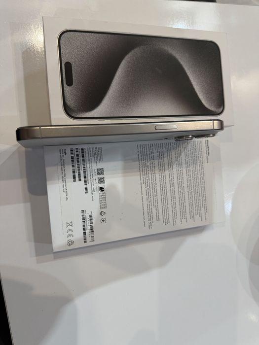 Iphone 15 pro max 256GB бял