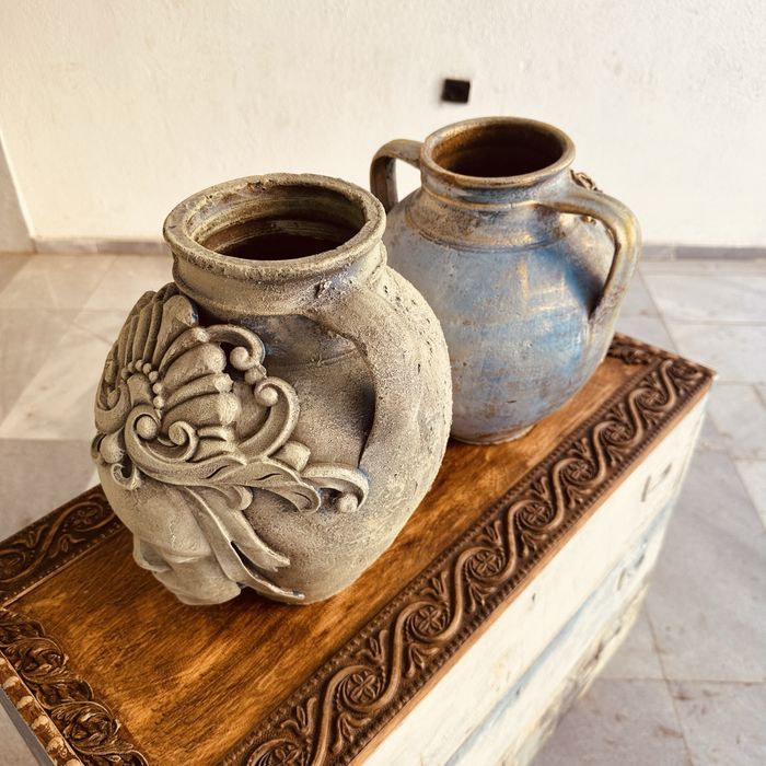 Декоративни керамични вази – женски лица, арт дизайн