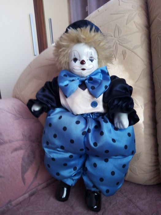 Păpușa de porțelan