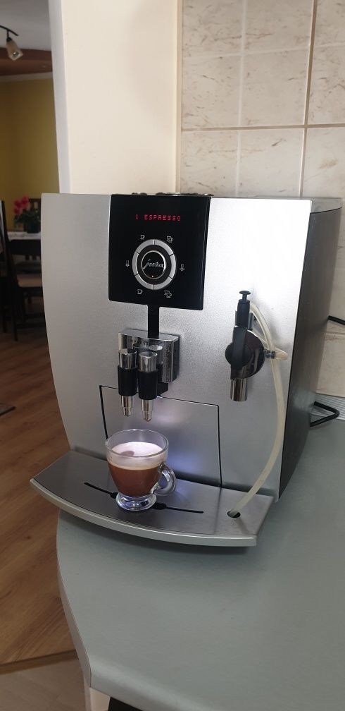 Espressor automat Jura Impressa J5 cappuccino