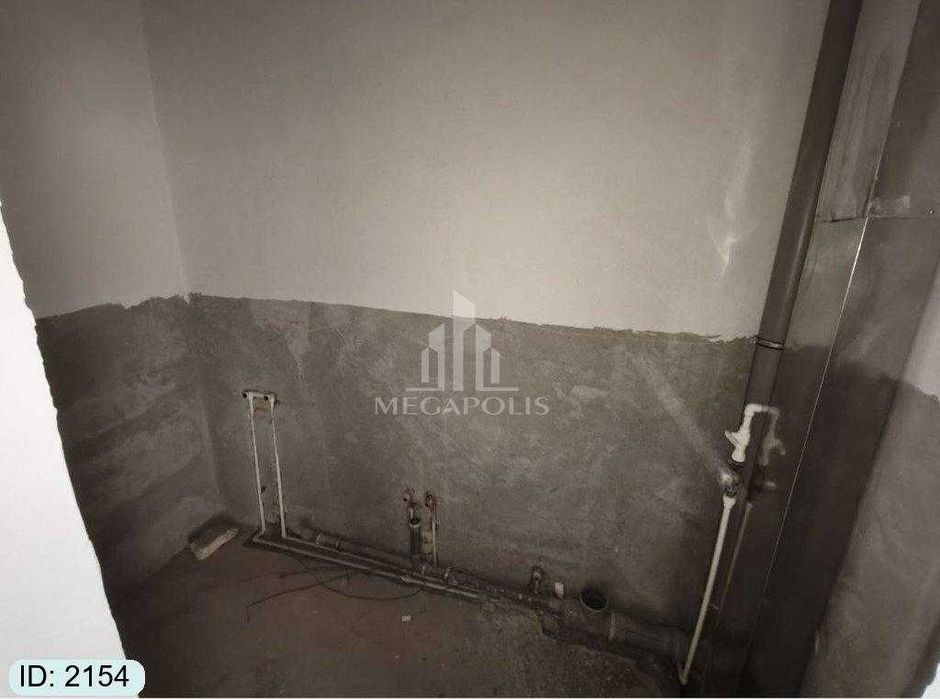 kritiy eski sumda 1 xona karobka uy sotiladi №2154