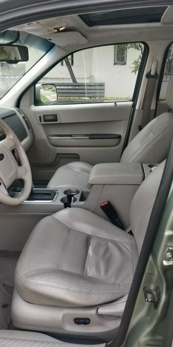 Ford Escape SUV hibrid